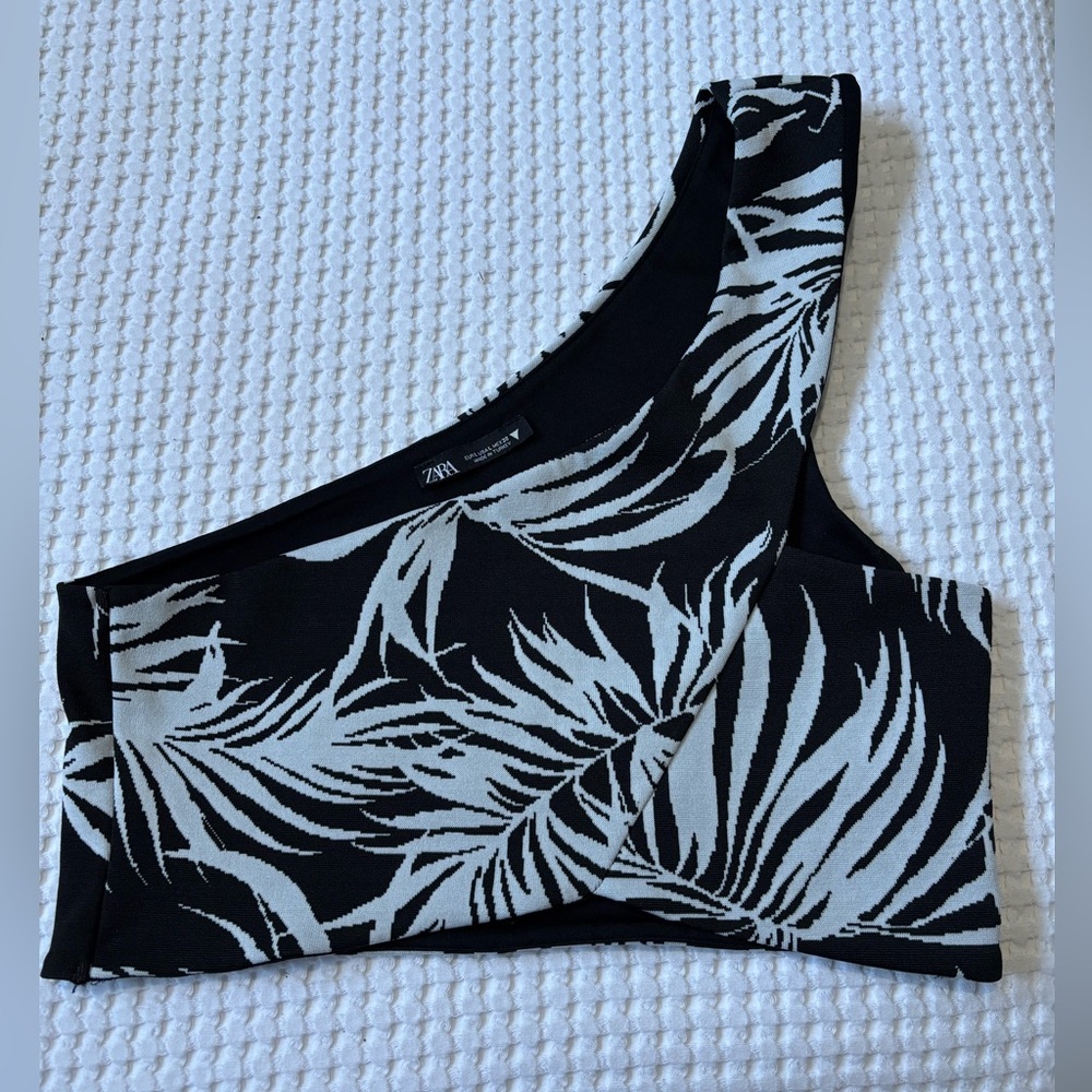 Zara Size Large Crop top
